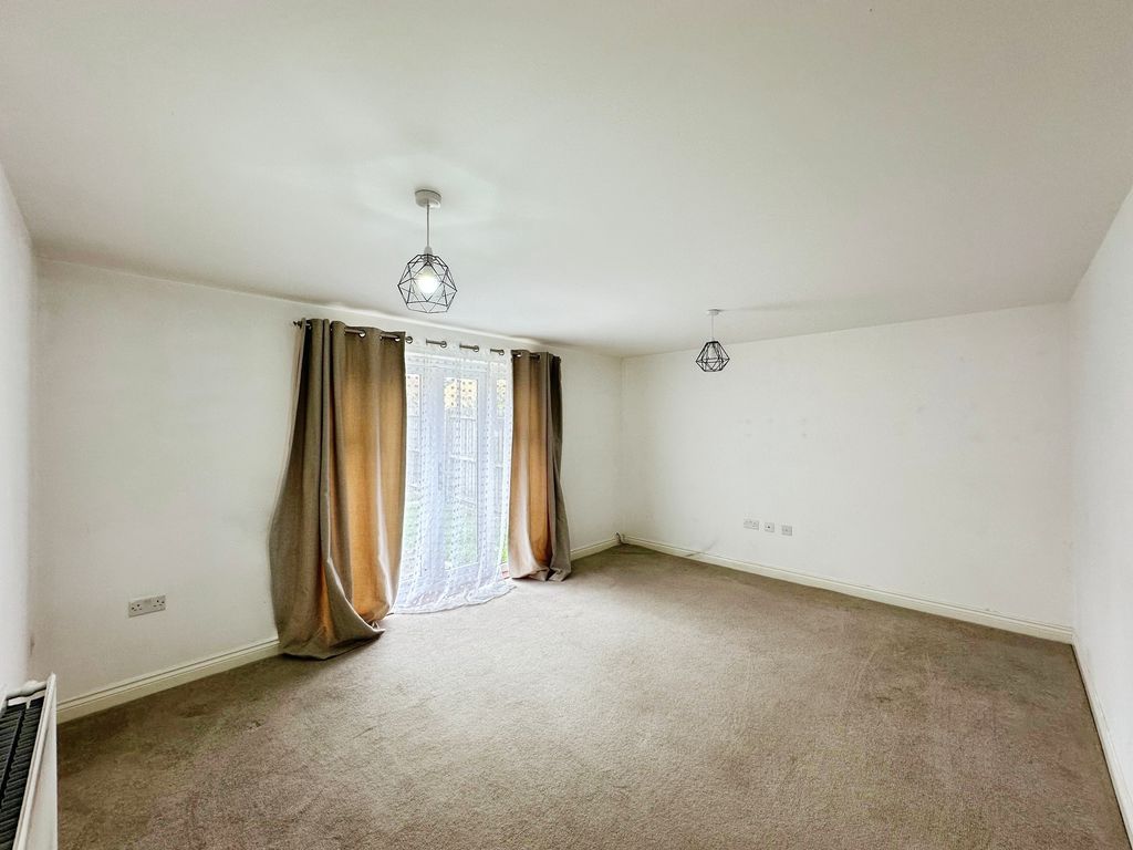 Property photo 3 of 13 Photo 7