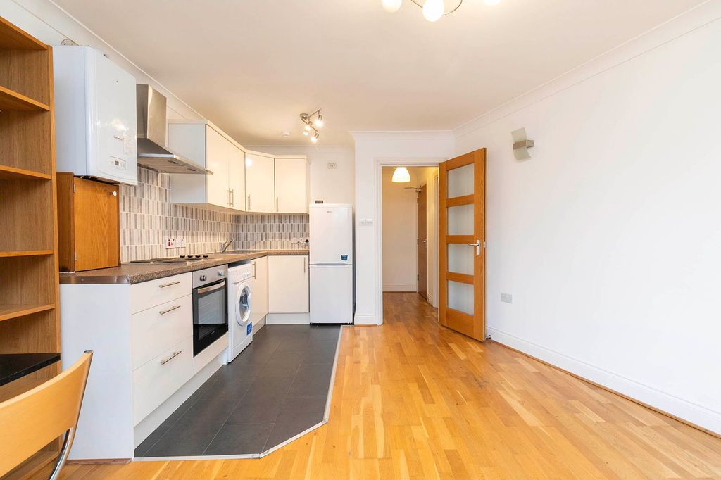 Property photo 1 of 5