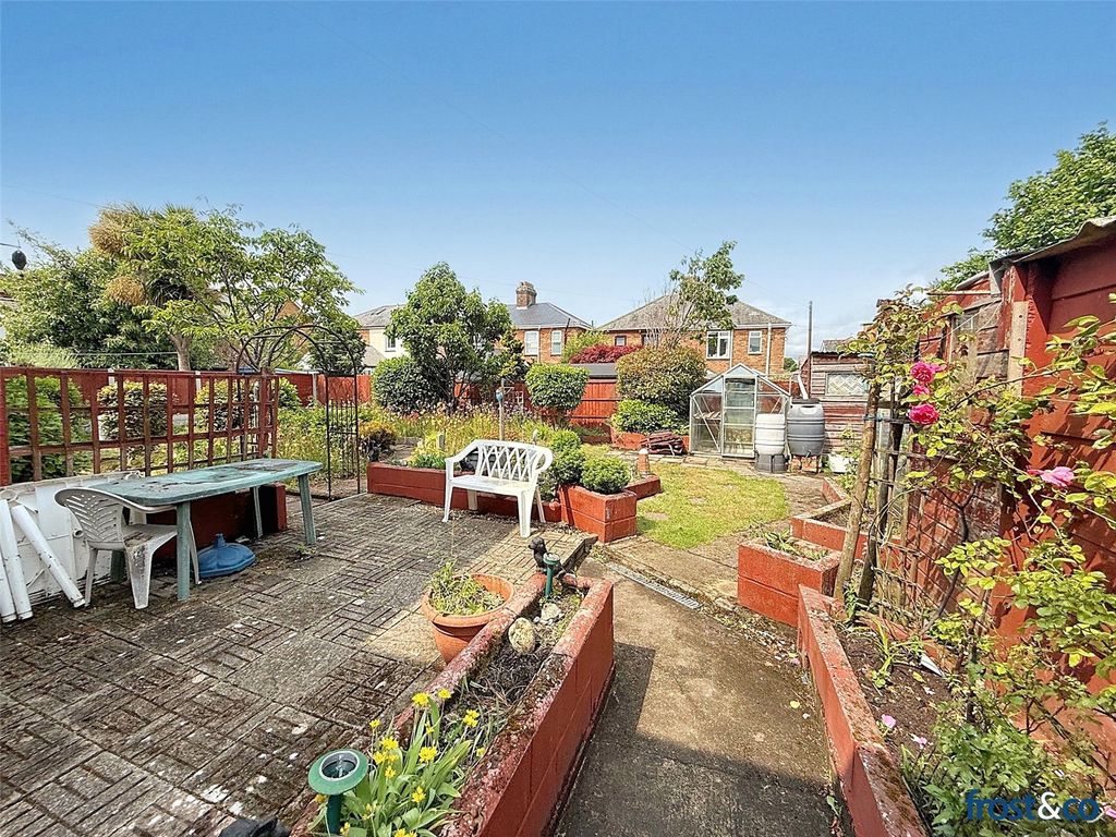 Property photo 2 of 19 Garden