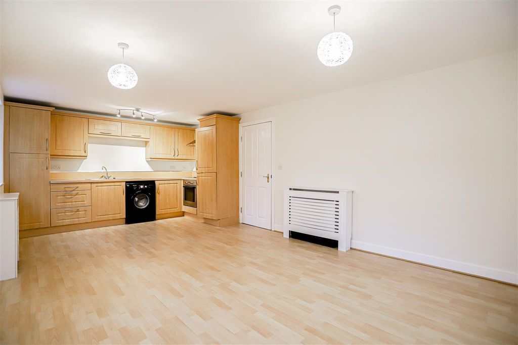 Property photo 2 of 17 Cpmf9Ol3Le2Nzxgagxaivg.Jpg