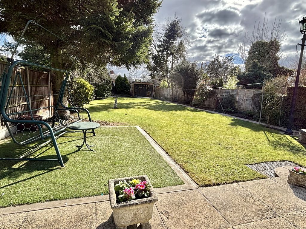 Property photo 2 of 16 Outside