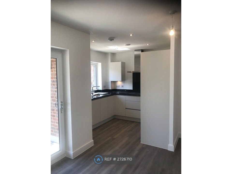 Property photo 3 of 25