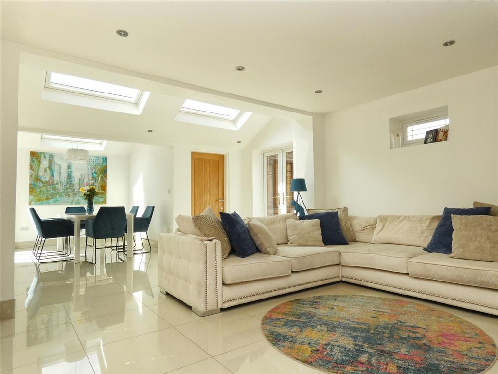 Property photo 2 of 29