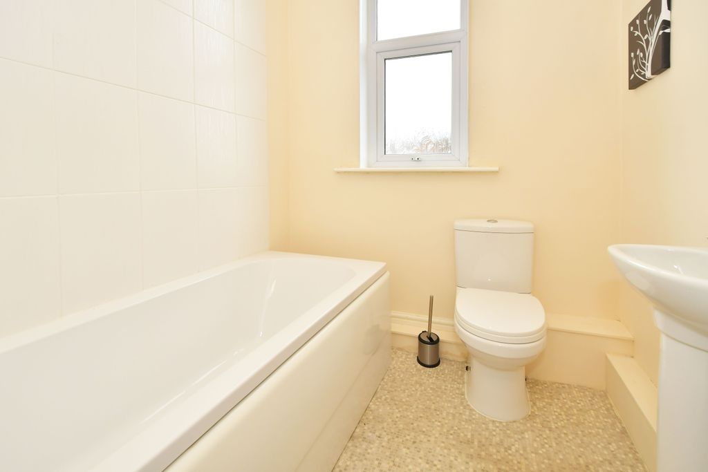 Property photo 1 of 50 Room 1 Single Room With Private Bathroom