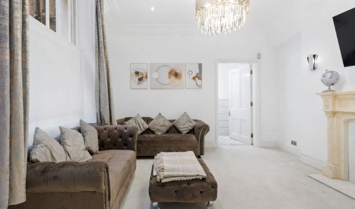 Property photo 2 of 11 De Vere Living P2.Png