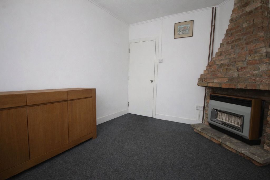 Property photo 2 of 6 Room