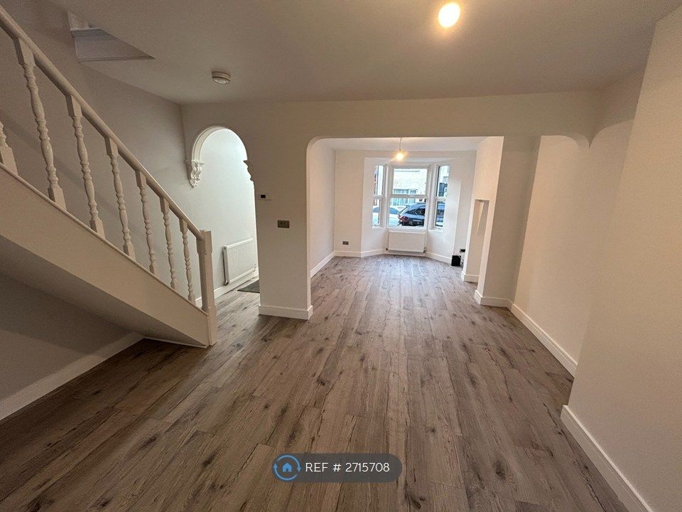 Property photo 1 of 19 Dining/Lounge