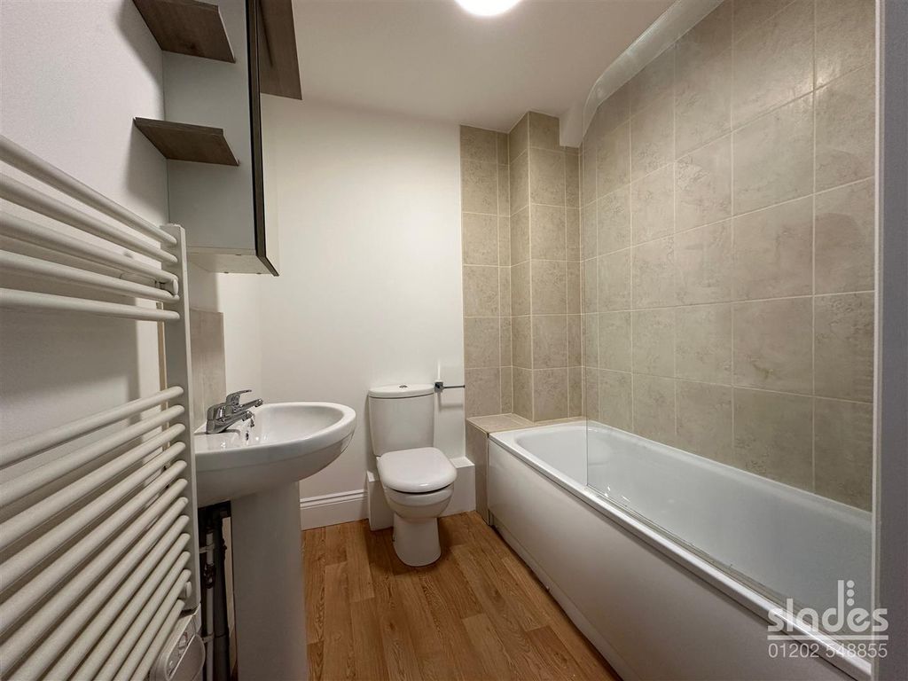 Property photo 3 of 6