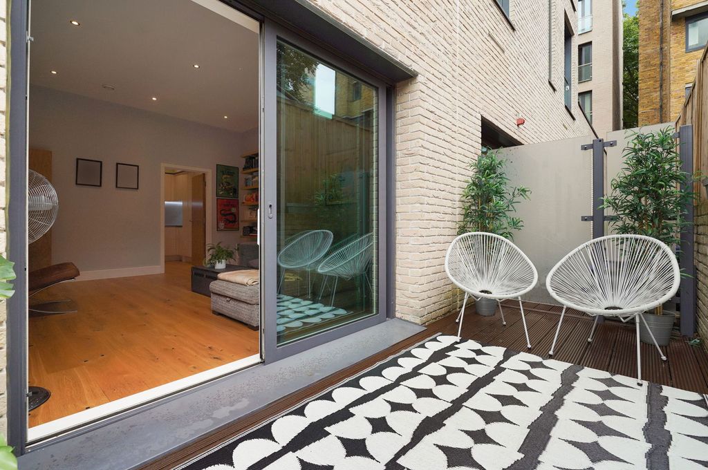 Property photo 3 of 12