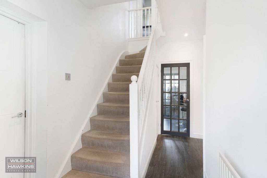 Property photo 2 of 14 24 Northwood Gardens - Dqo5cE6Z9V0Cjpdxrpam.Jpg