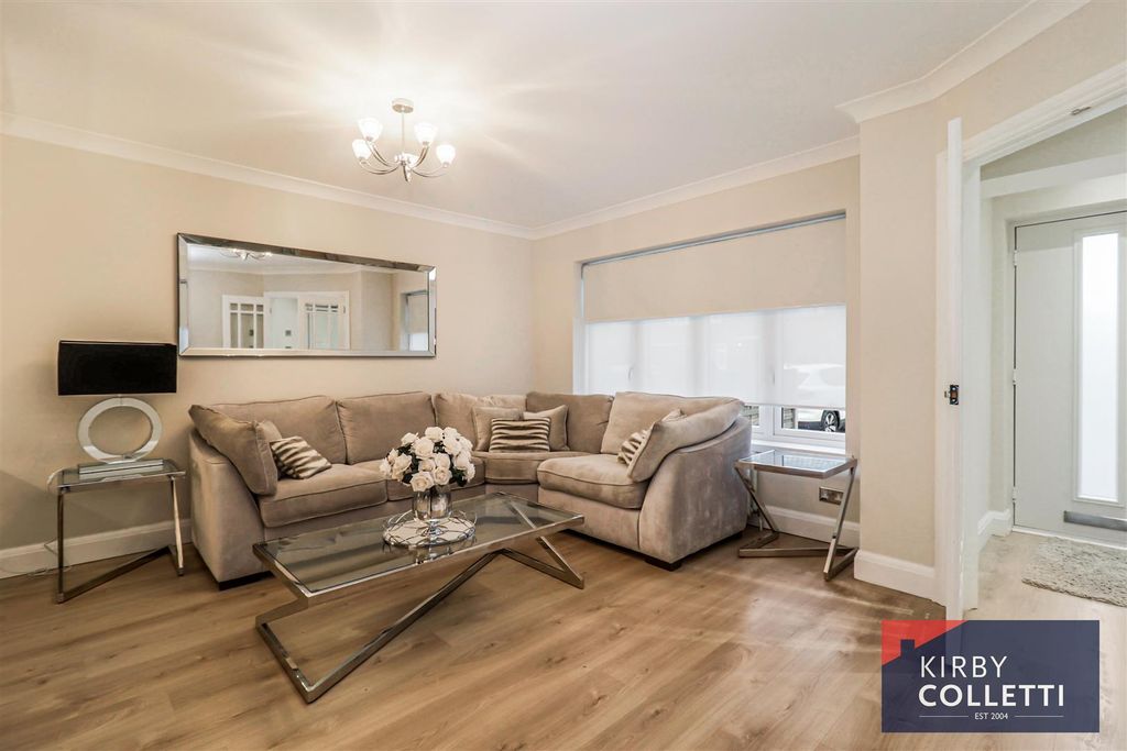 Property photo 3 of 26