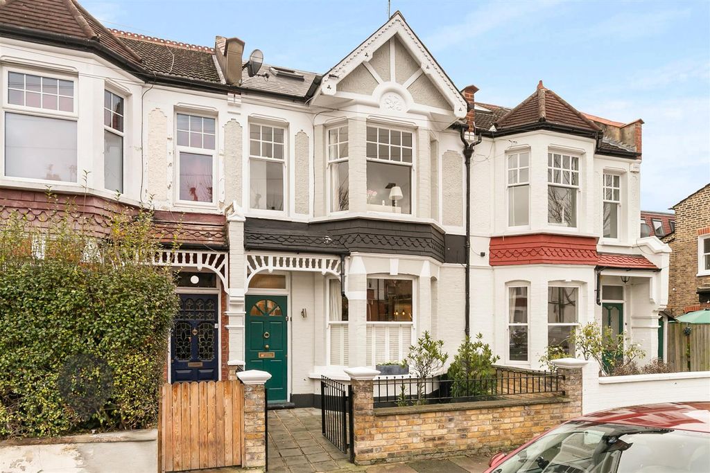 Property photo 1 of 7 External