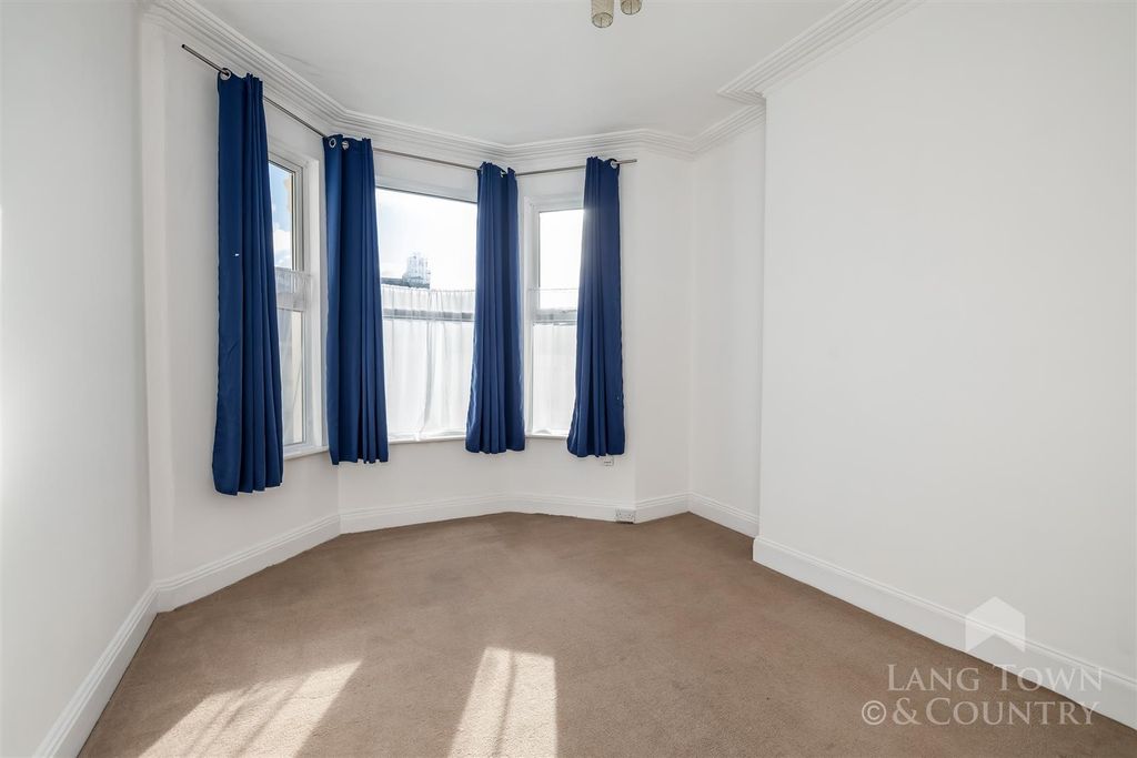 Property photo 3 of 10 0006.Jpg