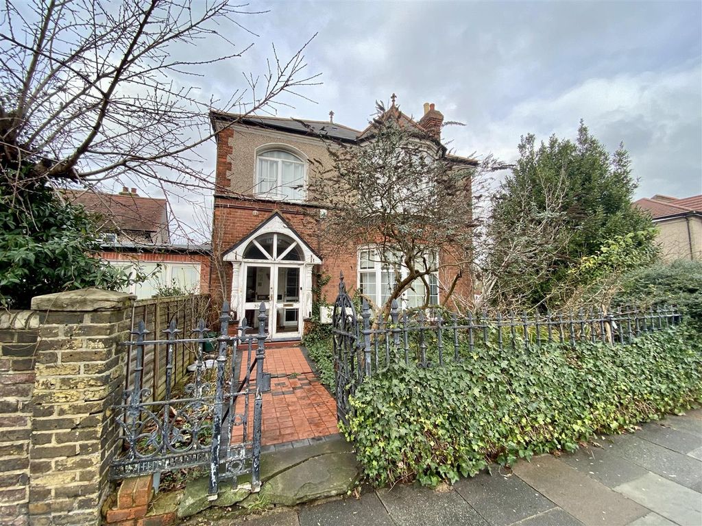 Property photo 1 of 25 304A London Road -Front 2.Jpg