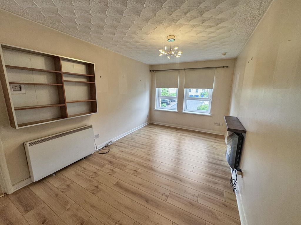 Property photo 2 of 10 Living Room