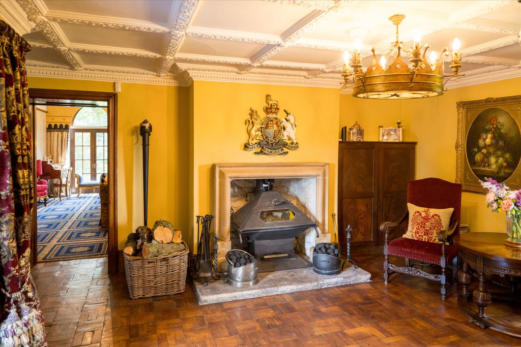 Property photo 2 of 23 Image