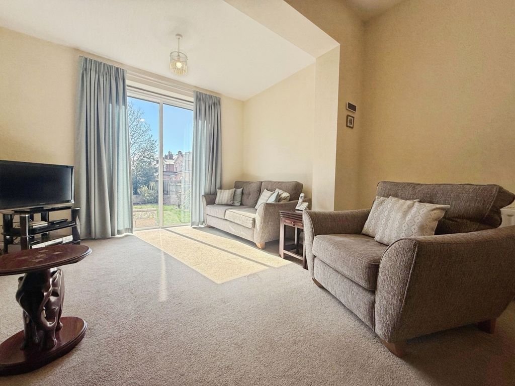 Property photo 3 of 22 Pbox-Img.Jpg