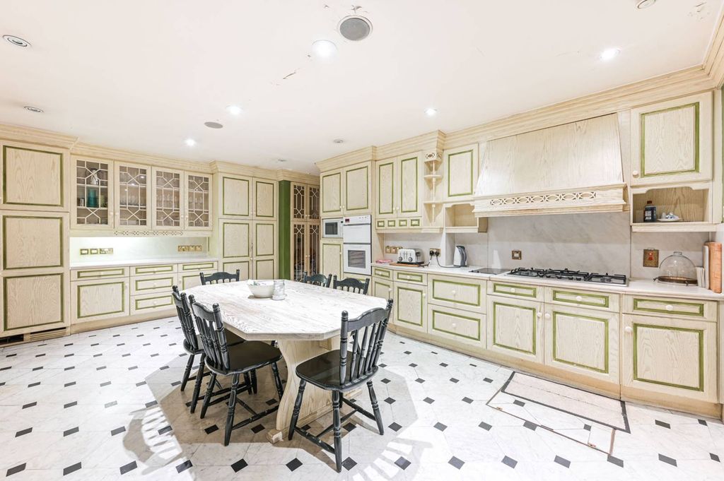 Additional image 24 of 6 bed terraced house to rentUpper Grosvenor Street, Mayfair, London W1K