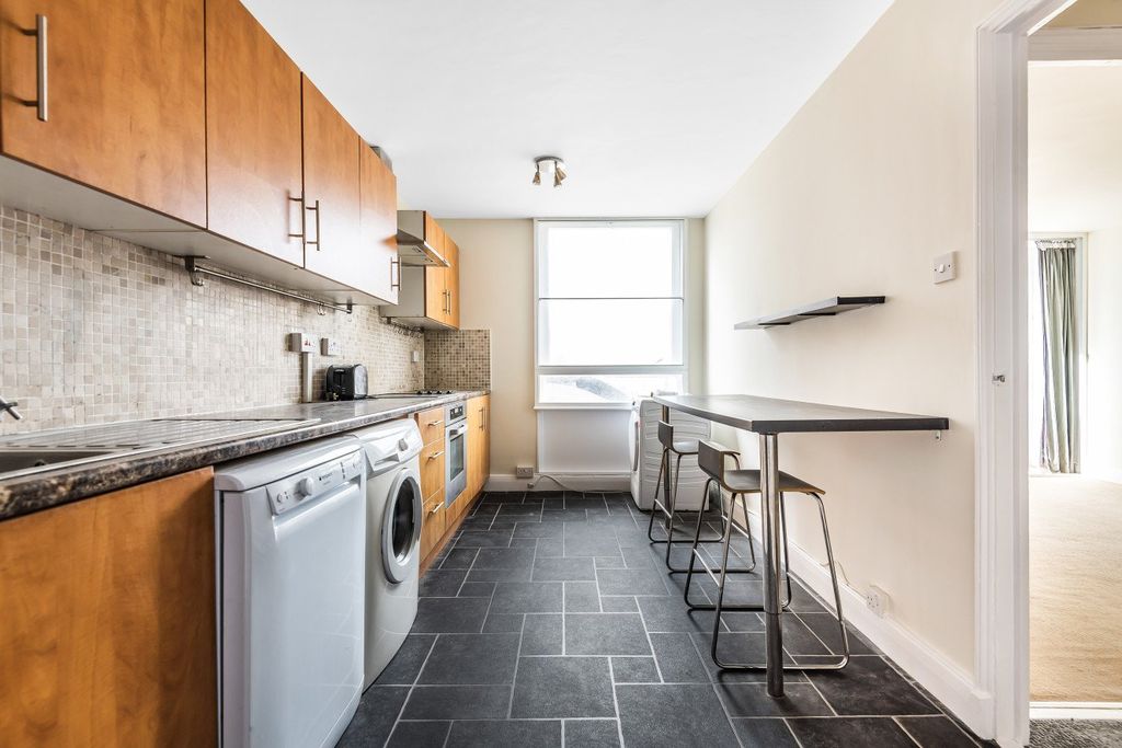 Property photo 1 of 9 Picture No. 14