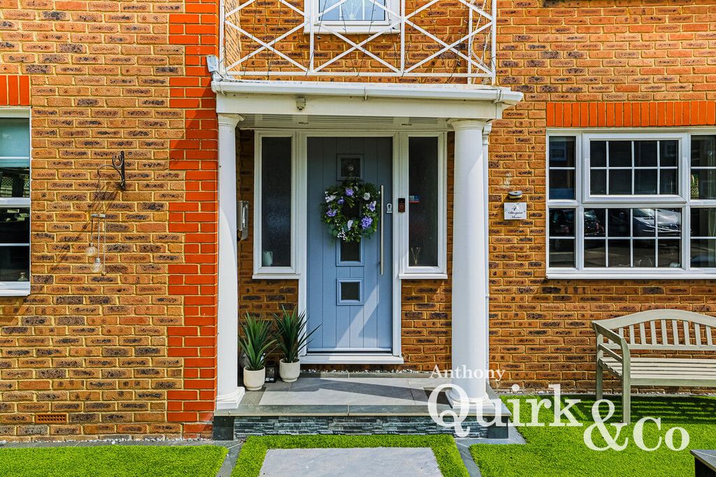 Property photo 2 of 37