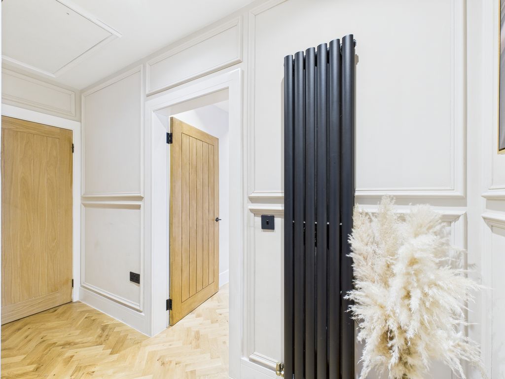 Property photo 2 of 23 Cam05526G0-Pr0086-Still011