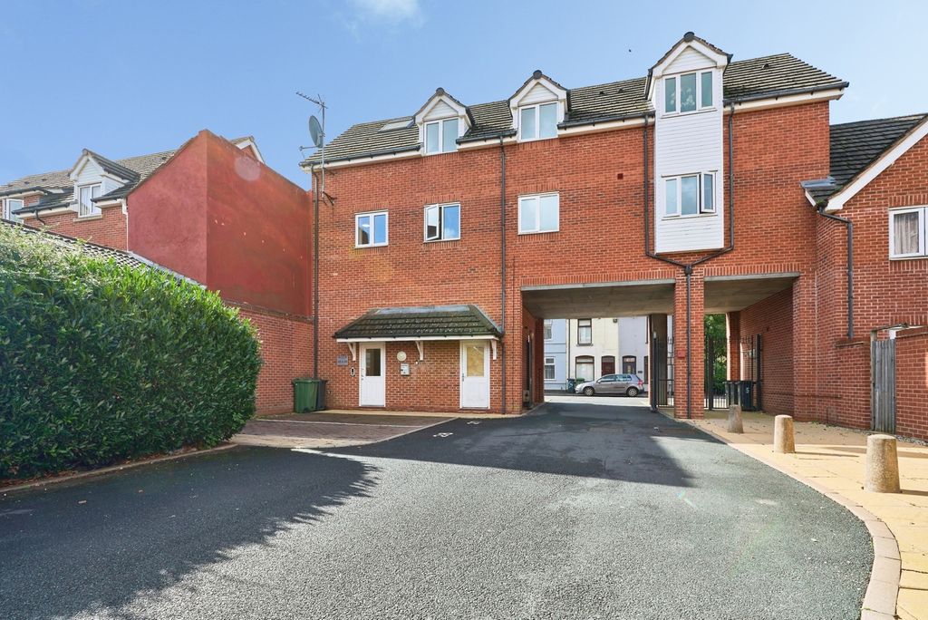Property photo 2 of 19 Pbox-Img.Jpg