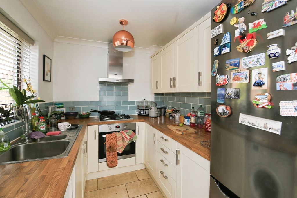 Property photo 2 of 17