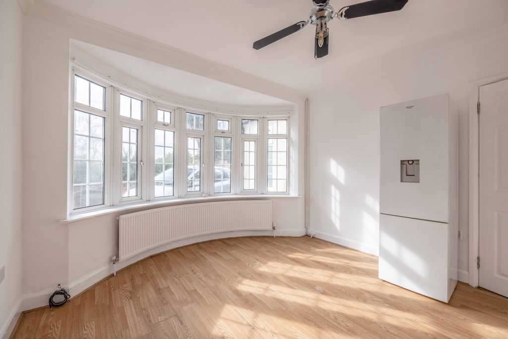 Property photo 3 of 15 983Lc (10 Of 15)