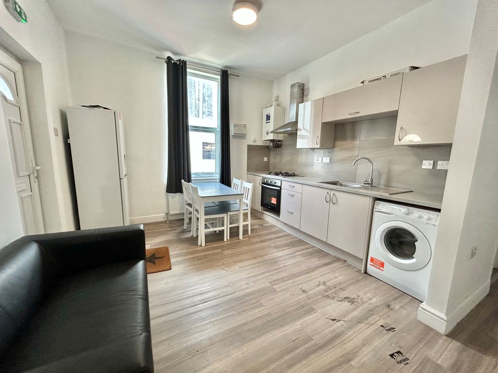 Property photo 1 of 10 Image