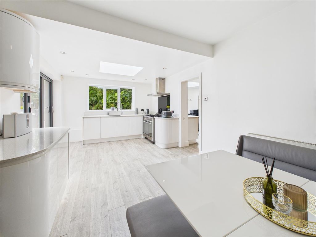 Property photo 2 of 48 Living Kitchen
