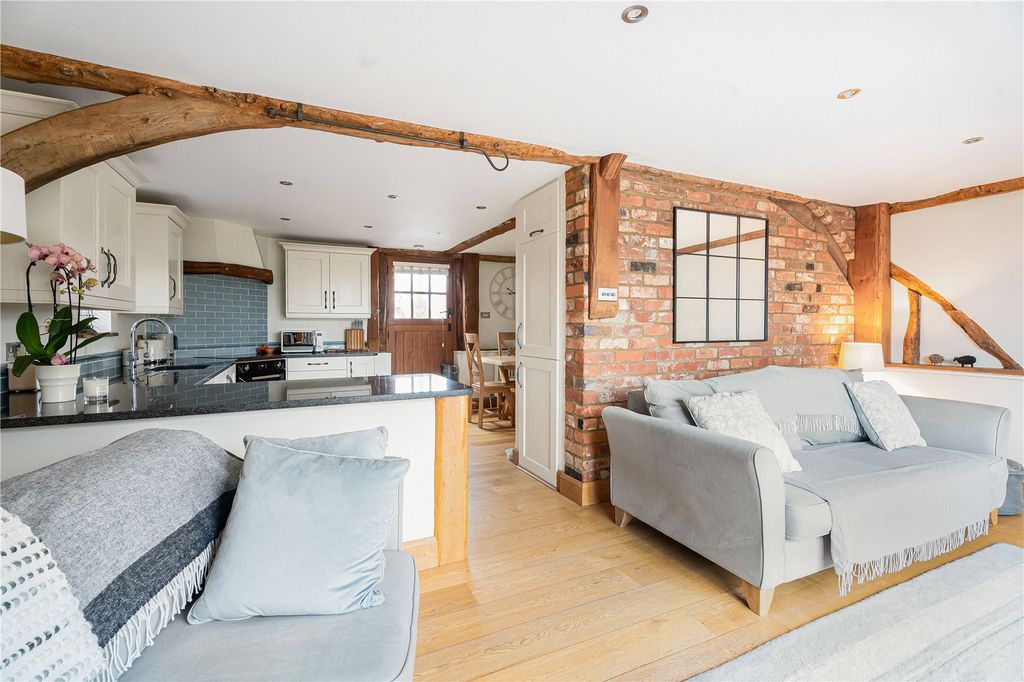 Property photo 2 of 14 Sitting Room