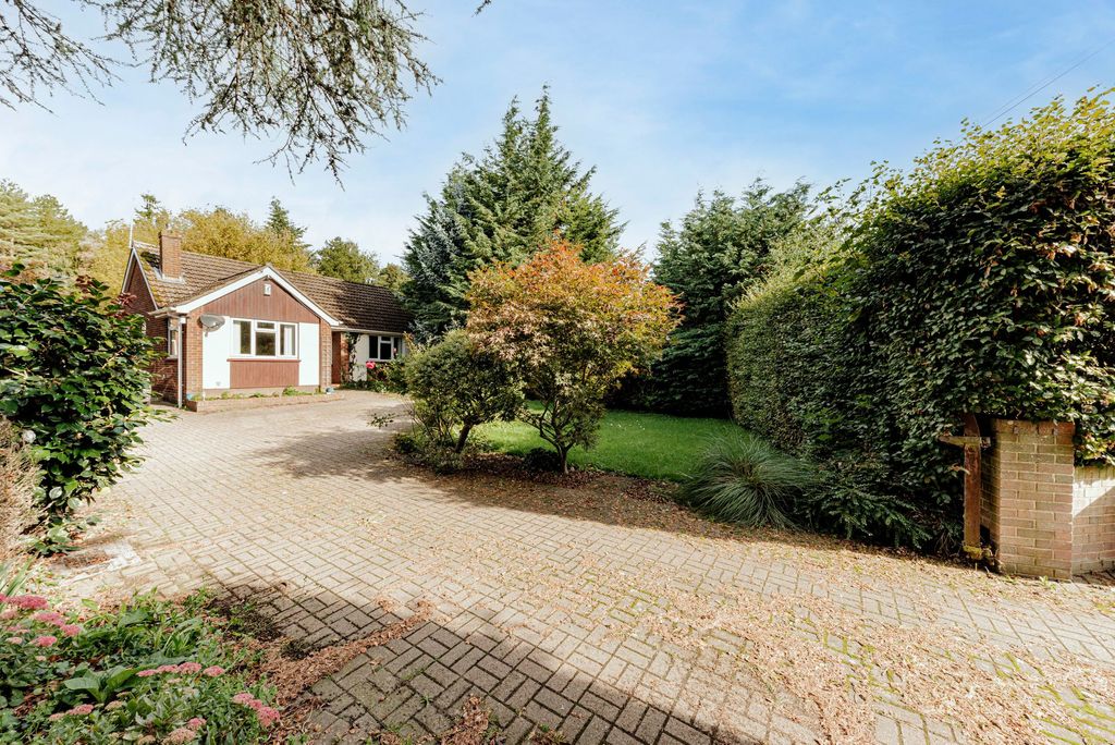 Property photo 3 of 22 Front (4)