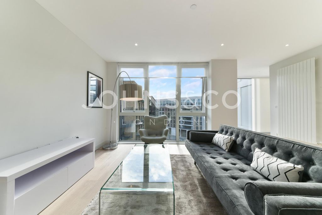 Property photo 2 of 19