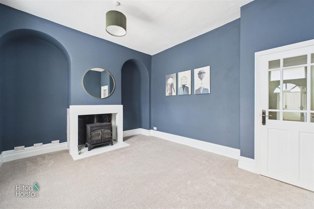 Property photo 3 of 19 Railway Street