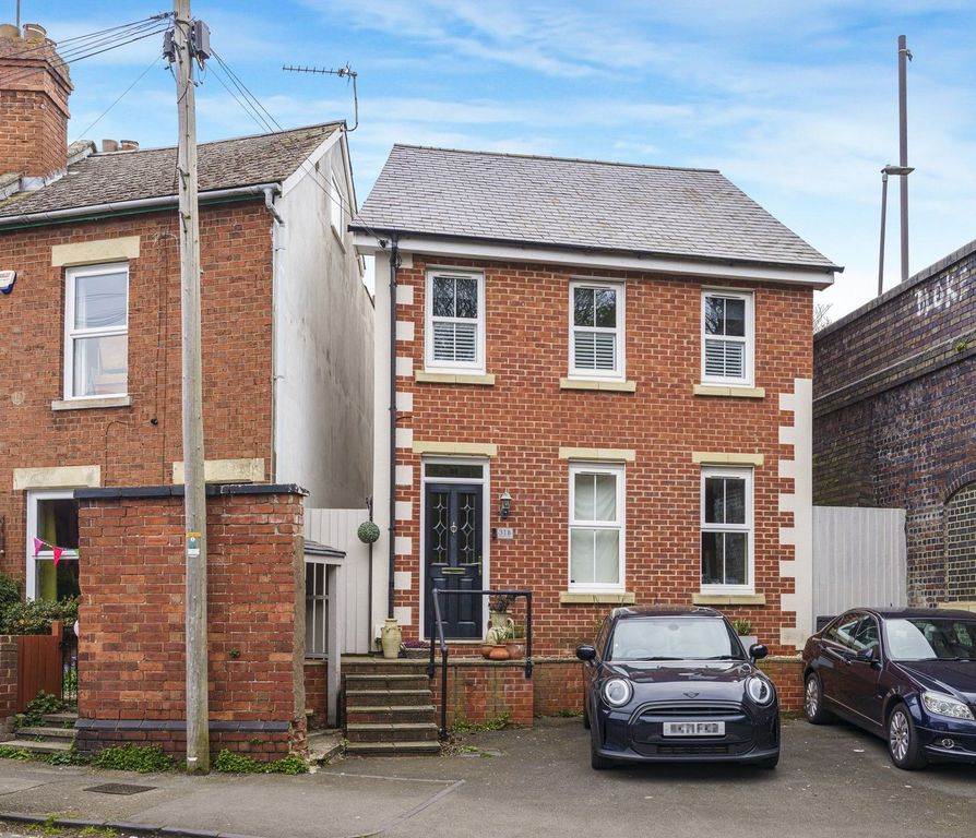 Property photo 1 of 12