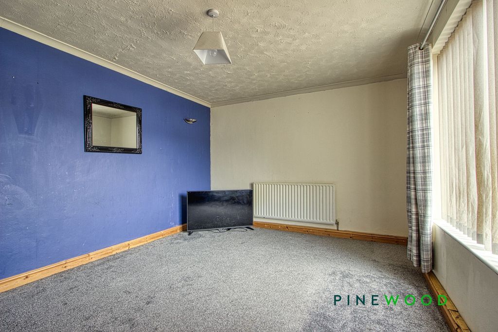 Property photo 2 of 15 Lounge