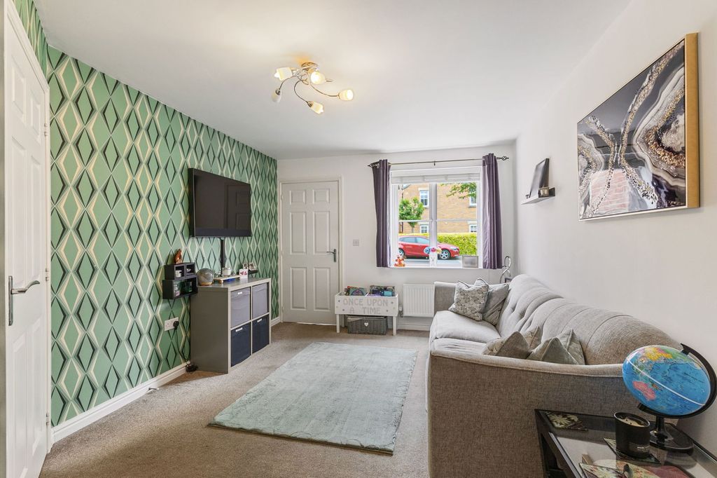 Property photo 3 of 25