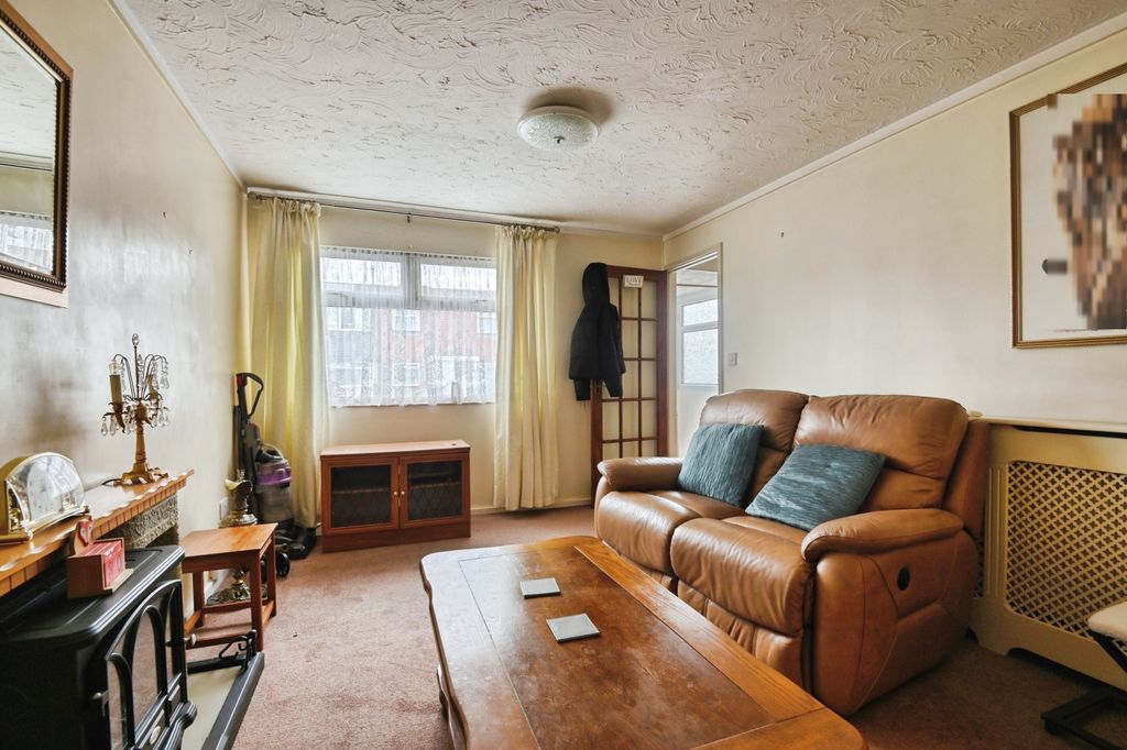 Property photo 3 of 15
