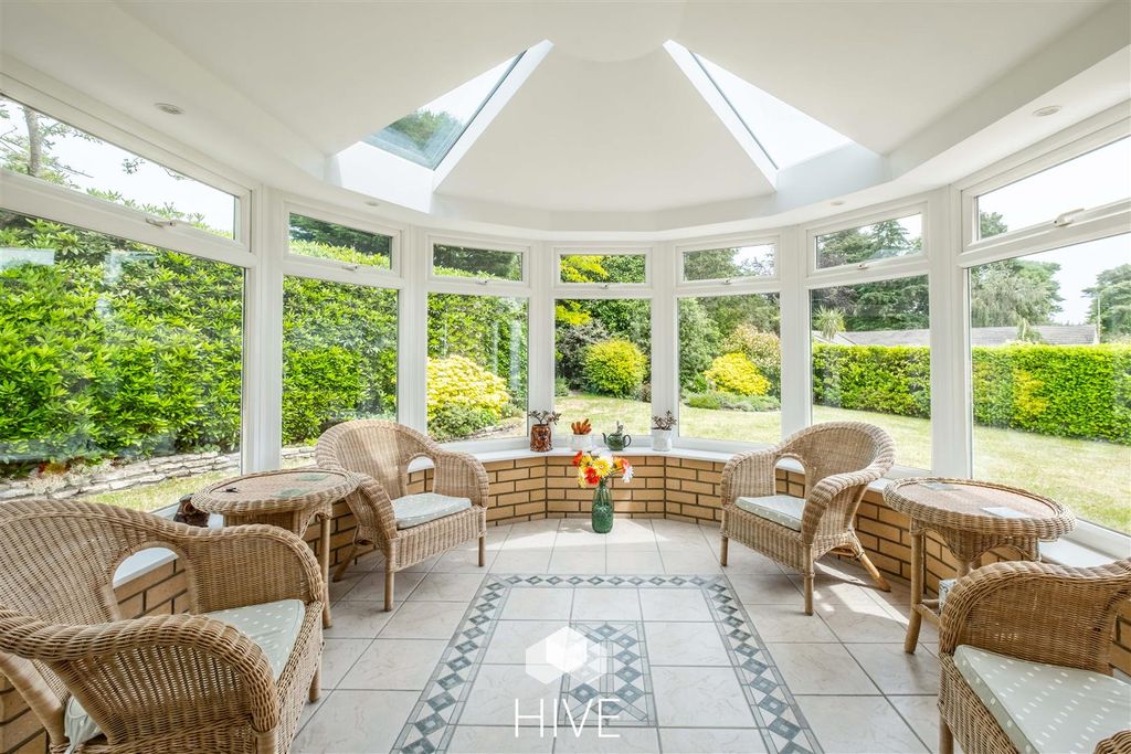 Property photo 3 of 26 Conservatory
