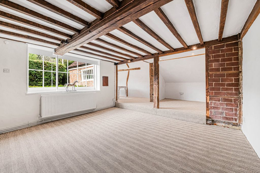 Property photo 3 of 24 Sitting Room