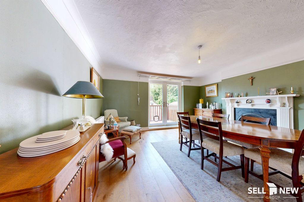Property photo 3 of 25 Internal Photo