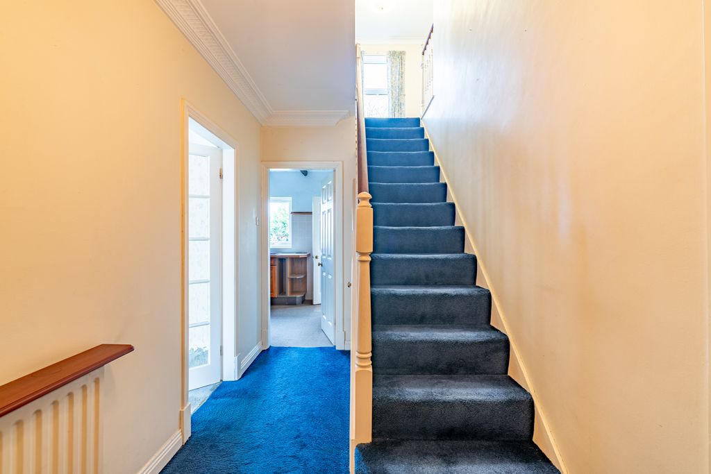 Property photo 3 of 27 Glebegarth9