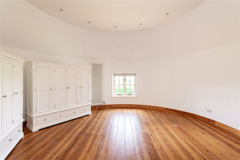 Property photo 3 of 40 Picture No. 18