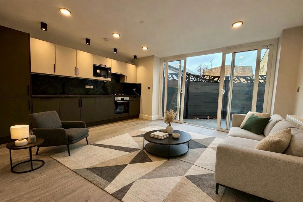 Property photo 1 of 5