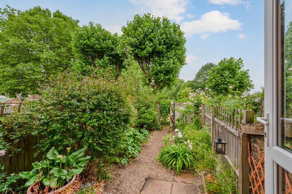 Property photo 1 of 17 Picture No. 04