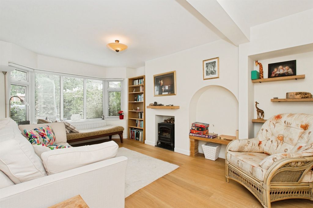 Property photo 3 of 19