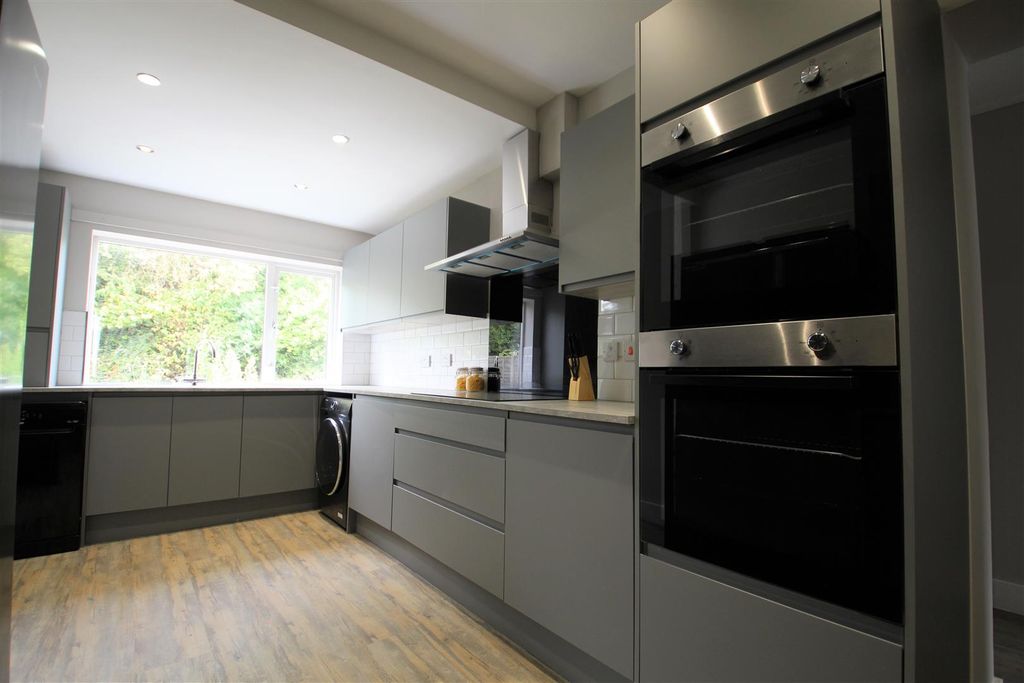Property photo 3 of 34 Kitchen 3.Jpg