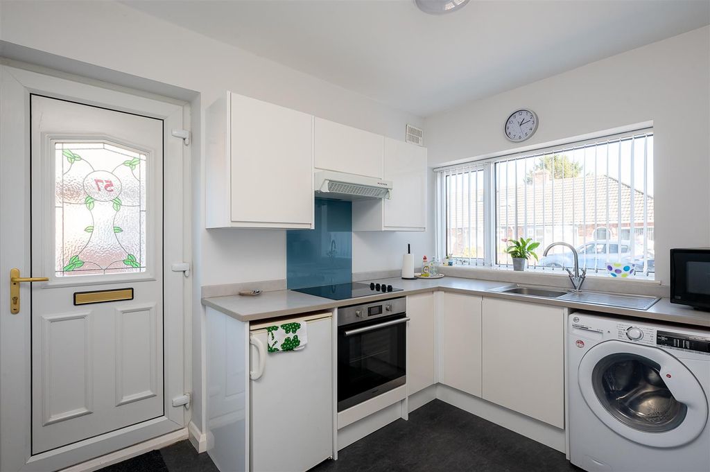 Property photo 3 of 14 Kitchen