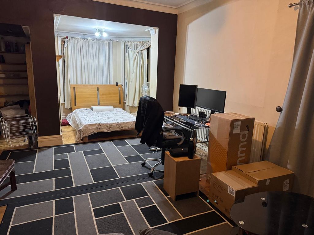 Property photo 1 of 4