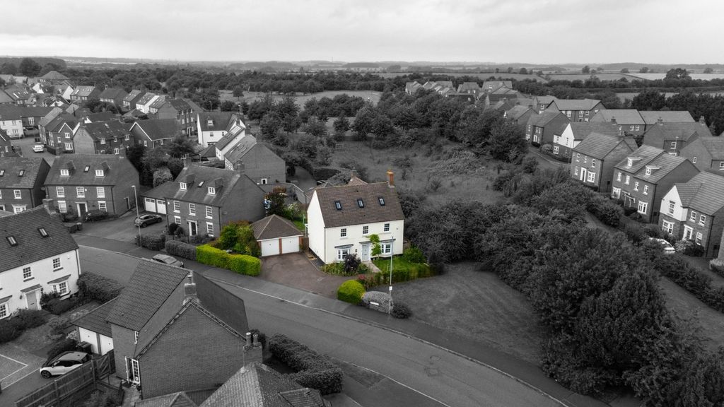 Property photo 2 of 51
